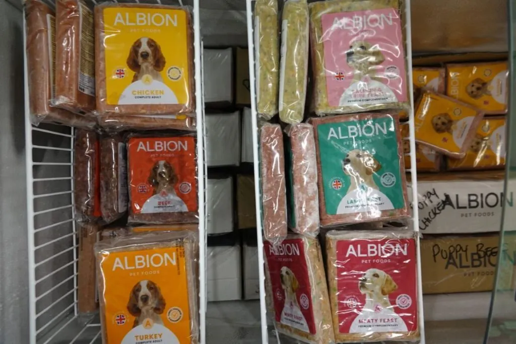 albion raw dog food (medium)