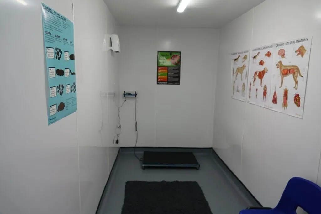 pet weighing and fitting room