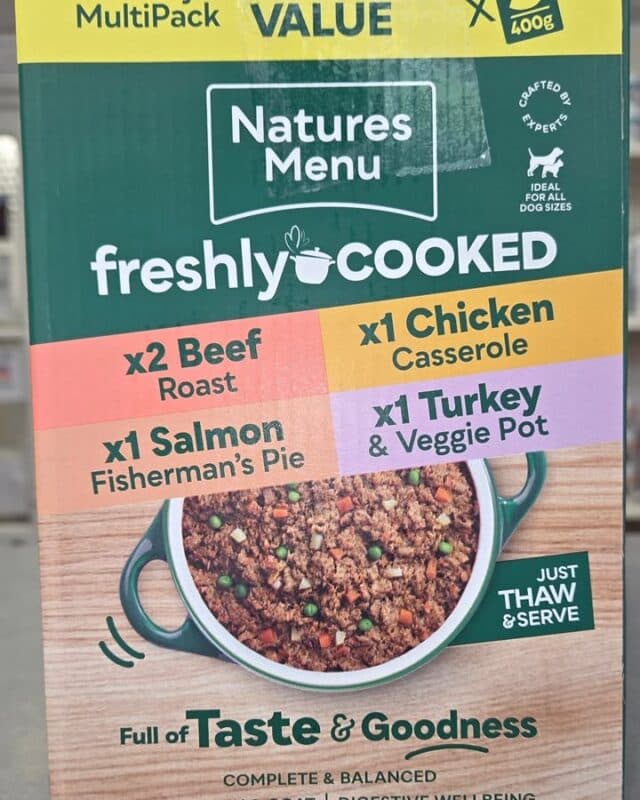 We start the day with something new 😀
Taz and Maggot have been taste testing this fresh frozen food from Natures Menu.
The verdict, they most certainly approve 👌 👏 
If you have a fussy dog,this is definitely worth a try 😉 😀
