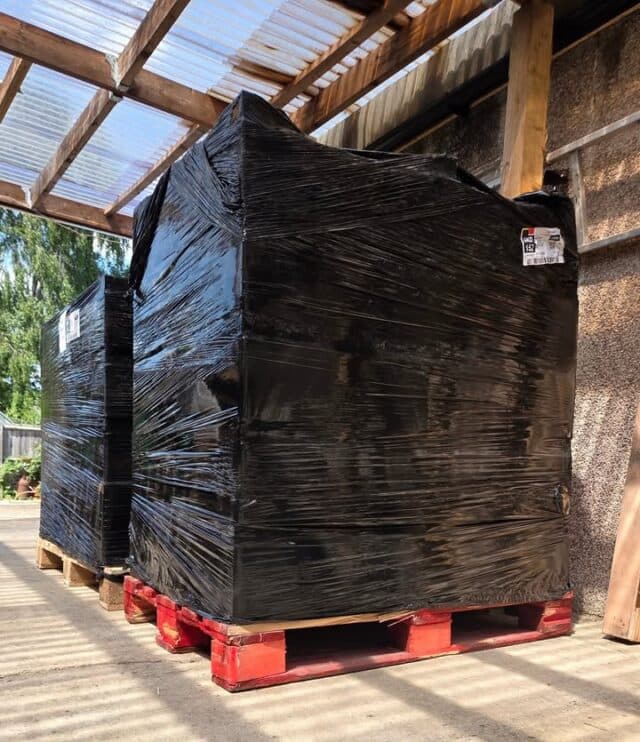 Oh my word unloading that lot was harsh 😳 
But, on a positive note, we have lashings of 1kg and 12kg bags of the Primal Spirit Iberian range 😀 
Thank you #sabrewholesale 😊 
I'm now going for a lie down in a darkened room 😂😂

 #petshop #dogsofinstagram #petlovers
