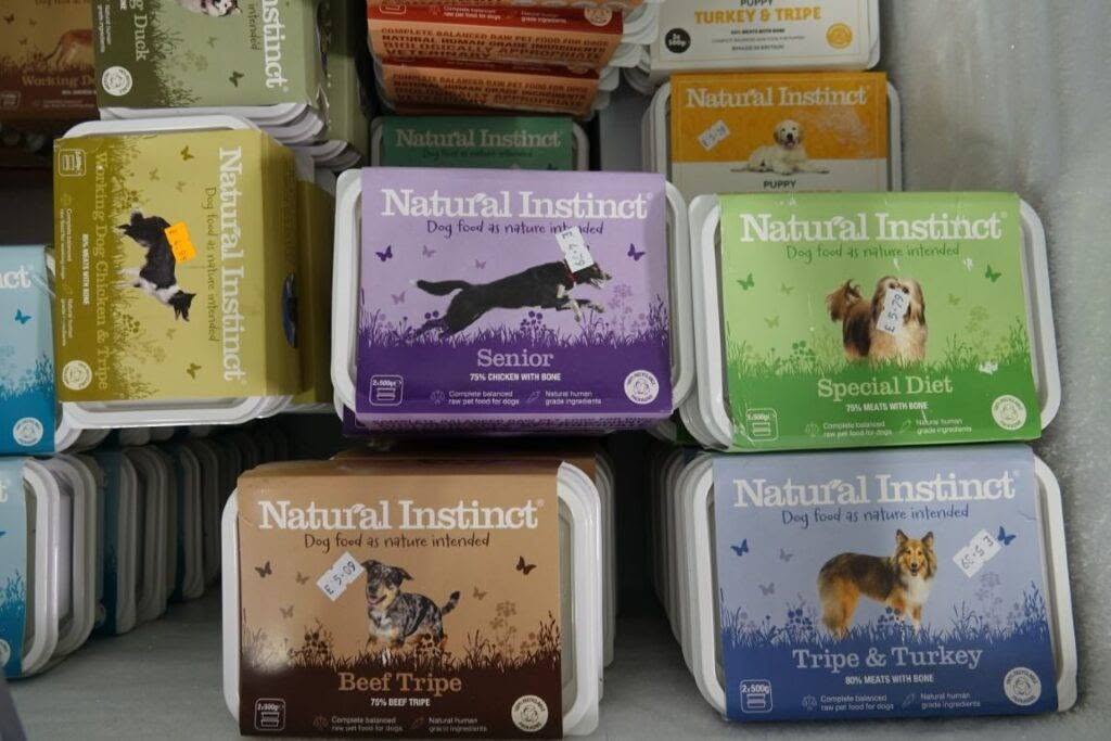 natural instinct raw dog food (medium)